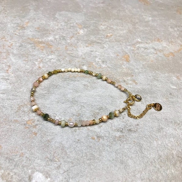 Bracelet with pearl mass, sunstones and tourmalines